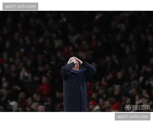 莫耶斯高位逼抢战术完胜 切尔西后场出球弱点被精准打击 莫耶斯高位逼抢战术完胜 切尔西后场出球弱点被精准打击